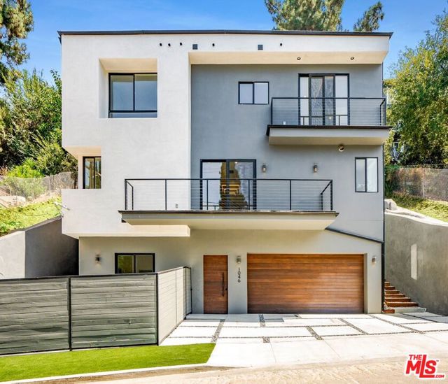 1046 Oban Drive, Los Angeles CA: https://media.crmls.org/mediaz/5197fa9b-281f-4204-a4cb-15ae18a53dea.jpg
