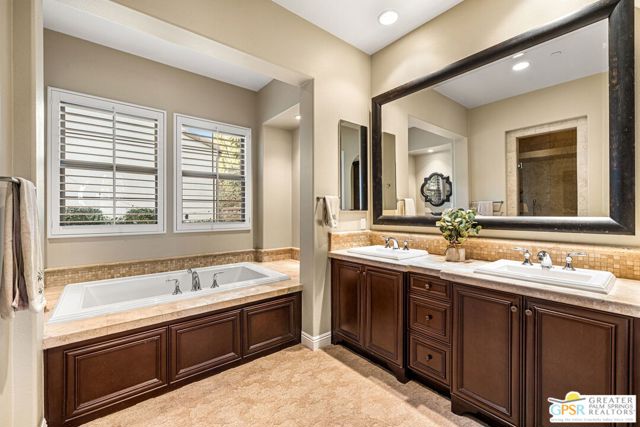 4284 Arcada Street, Palm Springs CA: https://media.crmls.org/mediaz/51987767-3704-4546-a5f3-139fa4273262.jpg