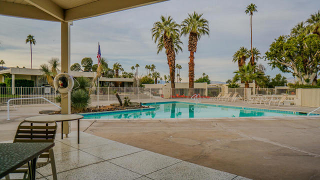 472 Sandpiper Street, Palm Desert CA: https://media.crmls.org/mediaz/5198b75f-3cfa-435c-af6c-308fcb7ee3ee.jpg