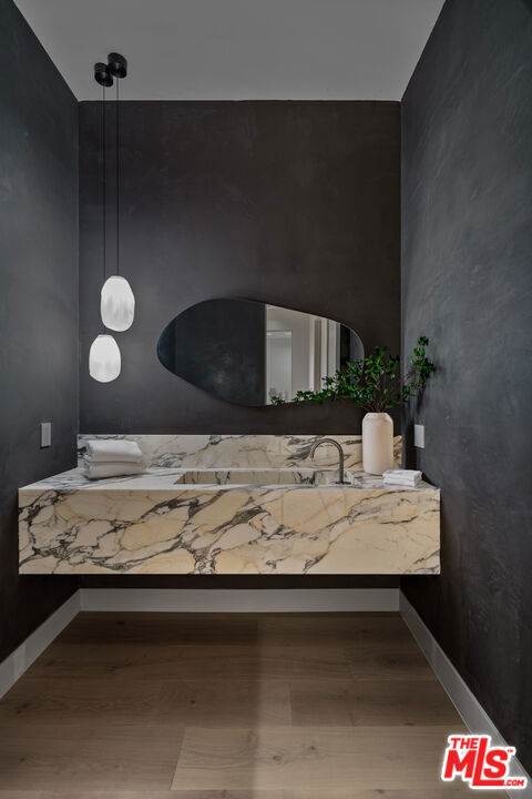 10950 Verano Road, Los Angeles CA: https://media.crmls.org/mediaz/5199061a-5bc1-4d59-b7dc-58b65a9f83ff.jpg