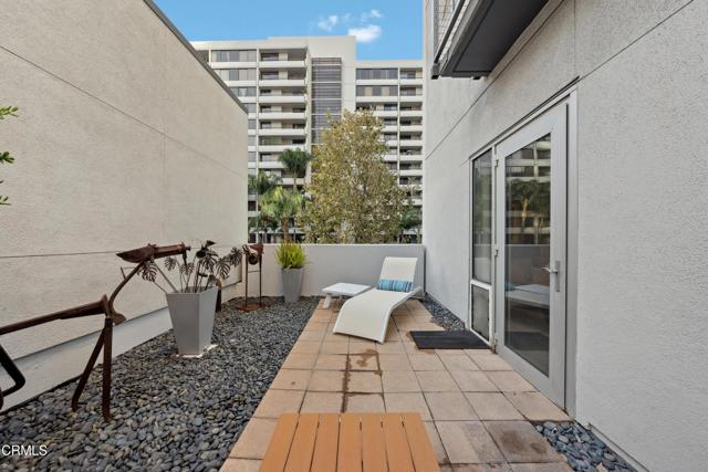 645 W 9th Street, Los Angeles CA: https://media.crmls.org/mediaz/5199420c-b93a-4fe3-8c89-799d267635f5.jpg