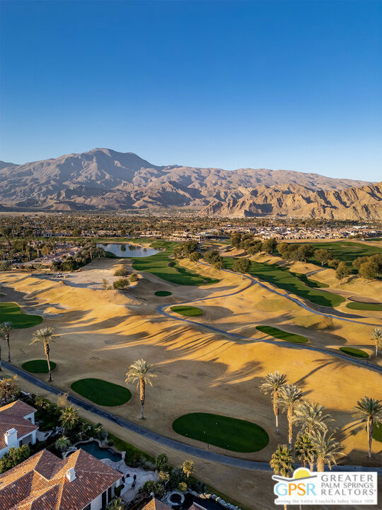 55586 Southern, La Quinta CA: https://media.crmls.org/mediaz/51999de1-673d-4192-bcf7-32178c0c10f3.jpg