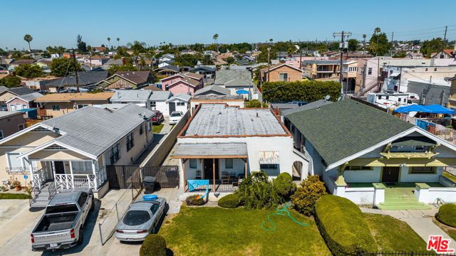 5415 5th Avenue, Los Angeles, California 90043, 3 Bedrooms Bedrooms, ,1 BathroomBathrooms,Single Family Residence,For Sale,5th,23296009