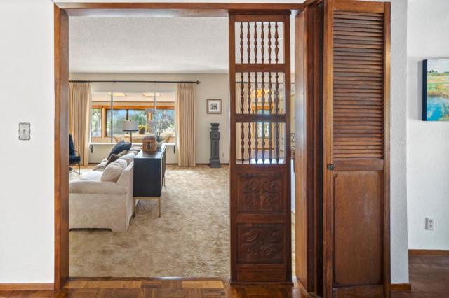 9495 S Century Oak Road, Salinas CA: https://media.crmls.org/mediaz/5199fd46-5a8f-4a8c-b026-c1a58d93184c.jpg