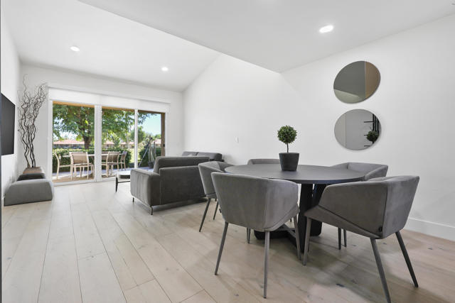 24 Haig Drive, Rancho Mirage CA: https://media.crmls.org/mediaz/519a33ef-749e-4912-baf4-44ed805f2e59.jpg