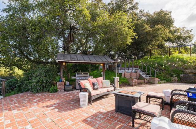 383 Corral De Tierra Road, Salinas CA: https://media.crmls.org/mediaz/519abc0b-6170-4f43-a7eb-d5edefd30169.jpg