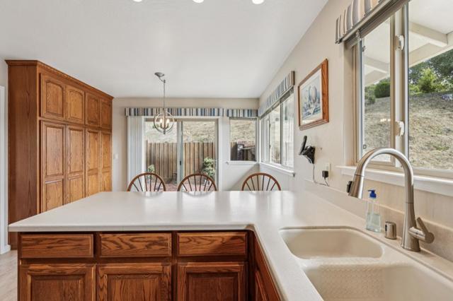 908 Park Pacifica Avenue, Pacifica CA: https://media.crmls.org/mediaz/519bf275-8f48-4a86-9b4e-ec6d14a6545b.jpg
