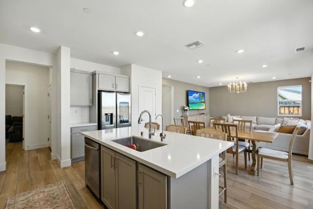 1900 Lotus Court, Hollister CA: https://media.crmls.org/mediaz/519c636f-000e-47de-a1ef-087fdbd3dba0.jpg