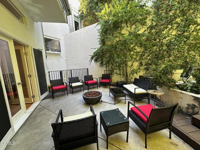 3551 Dixie Canyon Place, Los Angeles CA: https://media.crmls.org/mediaz/519d35e3-cbcd-4362-a8d9-57775cd49e46.jpg