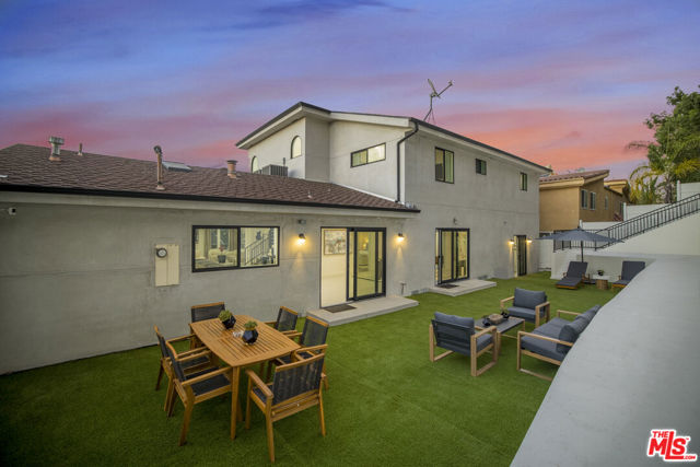 18202 Rancho Street, Tarzana CA: https://media.crmls.org/mediaz/519d5233-c42a-4f52-958e-bdc8f9503a87.jpg