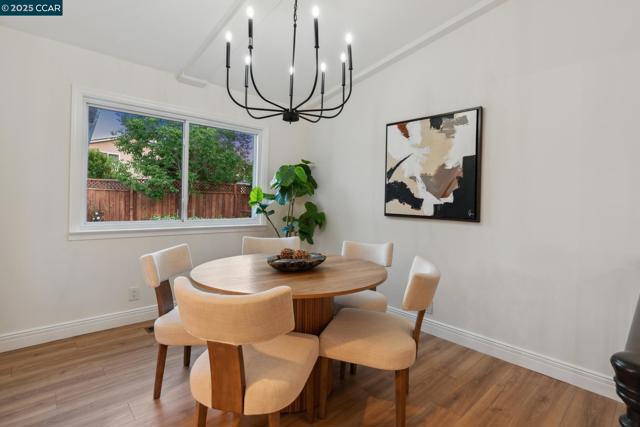 36 Playa Ct, San Ramon CA: https://media.crmls.org/mediaz/519d76e9-8d46-4bb0-8470-c6c267311352.jpg