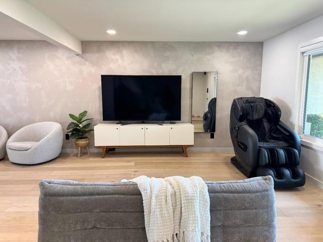 4655 Columbia River Court, San Jose CA: https://media.crmls.org/mediaz/519e8b92-391f-4d67-b0ac-9d0119777cdf.jpg