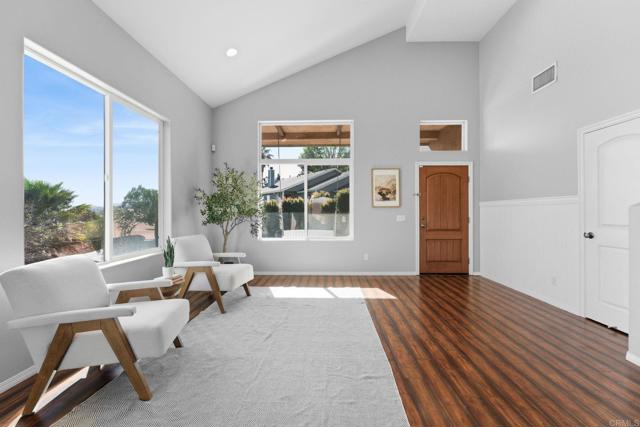 Detail Gallery Image 9 of 55 For 209 Journeys End, Vista,  CA 92083 - 4 Beds | 2/1 Baths
