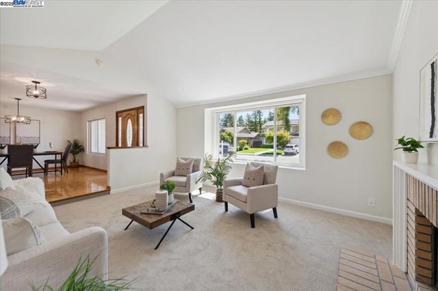 3284 Omega Cir, Pleasanton CA: https://media.crmls.org/mediaz/519f4b7a-266d-4ce0-af95-8ad05b807c51.jpg
