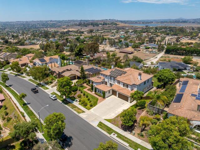 1863 Camino Mojave, Chula Vista CA: https://media.crmls.org/mediaz/519f532f-7b12-4206-9051-240ea5905118.jpg