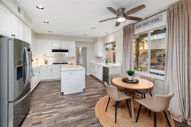 Detail Gallery Image 13 of 51 For 5162 Berryessa St, Oceanside,  CA 92056 - 5 Beds | 3 Baths