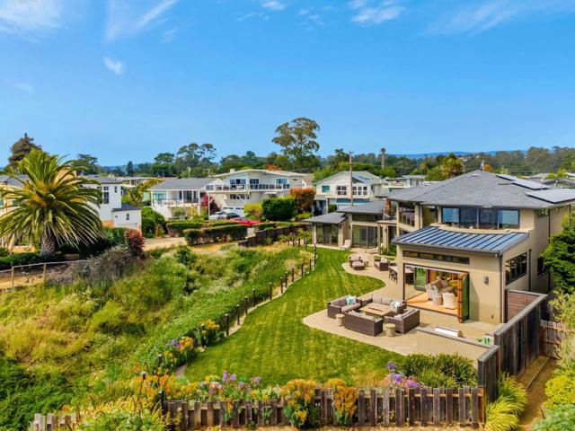 616 Bayview Drive, Aptos CA: https://media.crmls.org/mediaz/519fa986-8b78-41cd-83cb-9c24e76d19ee.jpg