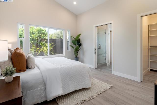 401 Emerson St, Fremont CA: https://media.crmls.org/mediaz/519ff311-b1b5-44eb-b40b-2935801e71a0.jpg