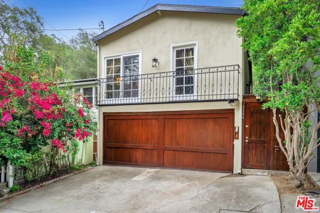 8666 Lookout Mountain Ave, Los Angeles, CA 90046