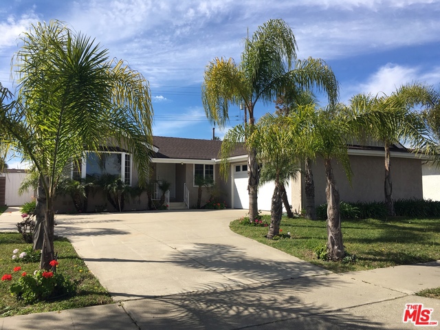 16111 Schryer Ln, Huntington Beach, CA 92649