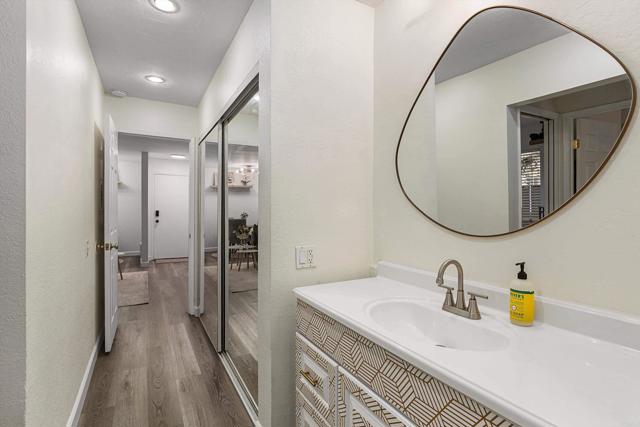 Detail Gallery Image 12 of 30 For 7980 Mission Center Ct. #F,  San Diego,  CA 92108 - 1 Beds | 1 Baths