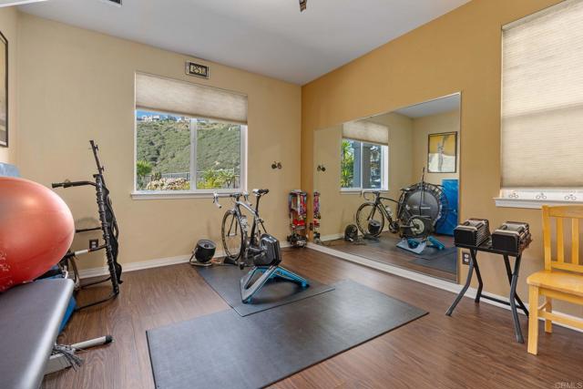 970 Idyllwild Way, San Marcos CA: https://media.crmls.org/mediaz/51a0d797-4357-499e-8064-590b61f95f15.jpg