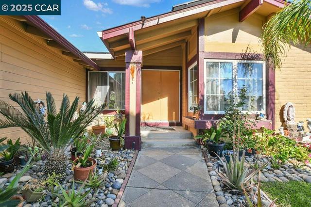 2256 CONCORD DR, Pittsburg CA: https://media.crmls.org/mediaz/51a1319b-eacb-42c1-908e-ad37d78d2608.jpg