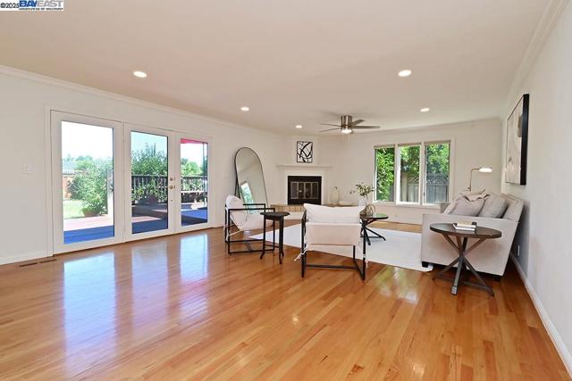 1492 Windsor Way, Livermore CA: https://media.crmls.org/mediaz/51a14a5e-ef86-49a2-acf4-8b03c86b3315.jpg