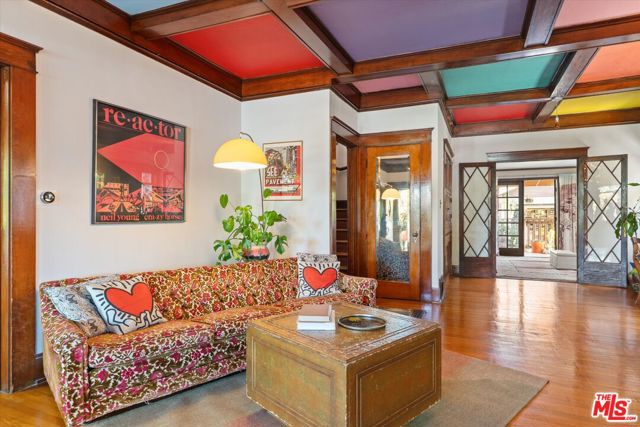 1654 5th Avenue, Los Angeles CA: https://media.crmls.org/mediaz/51a17bfa-8270-4806-9701-1ac4d740cd9d.jpg