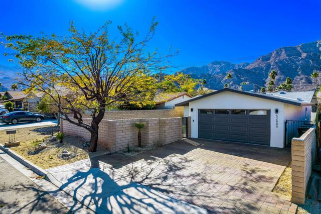 52885 Avenida Carranza, La Quinta CA: https://media.crmls.org/mediaz/51a1b397-b09f-4640-83fa-248c8390e682.jpg