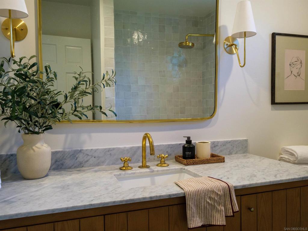 MLS #250033316SD image #13