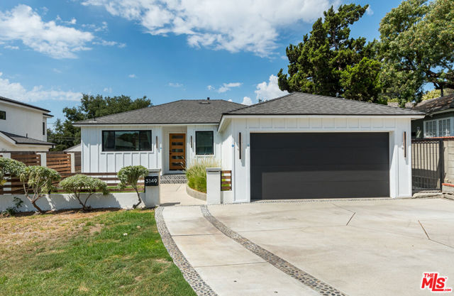 3149 N Naomi Street, Burbank CA: https://media.crmls.org/mediaz/51a33ee3-da74-4bf9-9eea-f3f9d7843c98.jpg