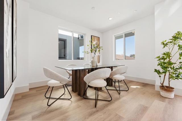 326 Chinquapin Avenue, Carlsbad CA: https://media.crmls.org/mediaz/51a49bc8-3a2c-494c-ba73-79509cf710d2.jpg