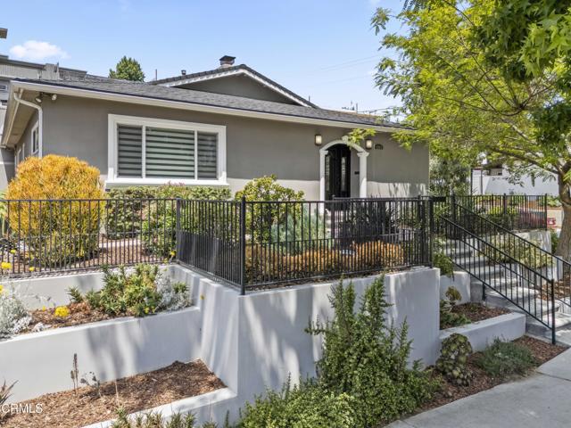 4961 Alcove Avenue, Valley Village CA: https://media.crmls.org/mediaz/51a4d2ca-41a0-406d-96cc-91e5d951f3ae.jpg
