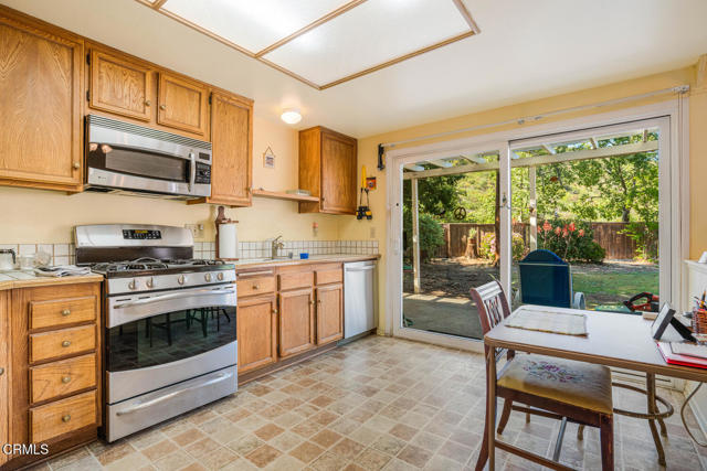6909 Pala Mesa Drive, Oak Park CA: https://media.crmls.org/mediaz/51a551dc-a70c-4166-be95-bd0d6c4938ae.jpg