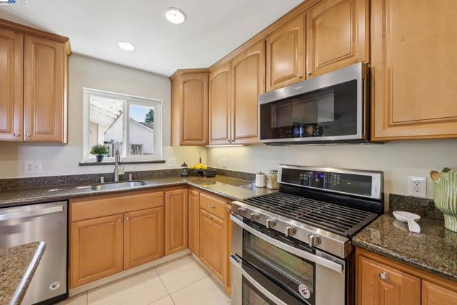 137 Cassandra Pl, San Ramon CA: https://media.crmls.org/mediaz/51a66802-934a-4805-bdae-60633cb8ecf5.jpg