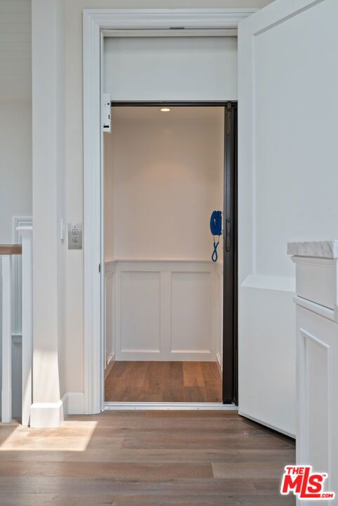 636 12th Street, Manhattan Beach CA: https://media.crmls.org/mediaz/51a6986b-1bbb-4449-8a2b-17c73714f18a.jpg