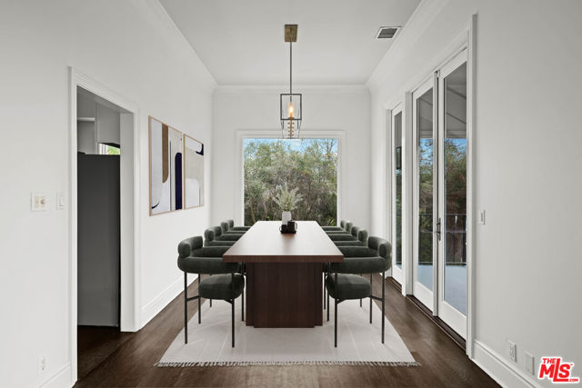 1539 Viewsite Drive, Los Angeles CA: https://media.crmls.org/mediaz/51a6cd37-369f-49b8-a87c-e95dbbb91ec4.jpg
