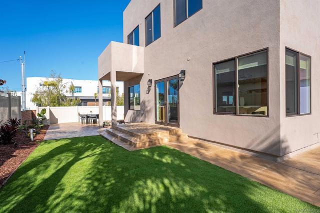 Image 59 of 75 For 4593 Coronado Ave