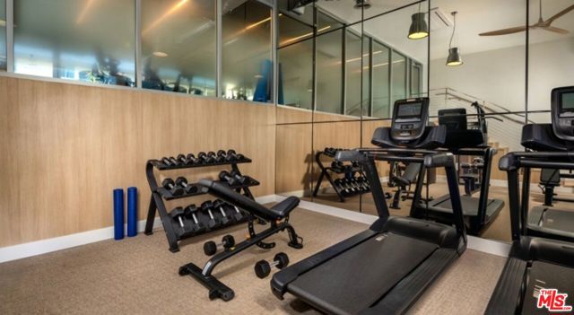 13900 Panay Way, Marina del Rey CA: https://media.crmls.org/mediaz/51a72637-e33a-4d35-bd09-819bf848984d.jpg