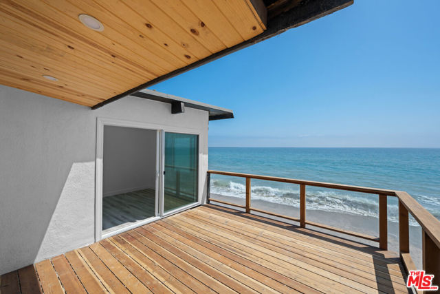 25154 Malibu Rd, Malibu CA: https://media.crmls.org/mediaz/51a77641-ca7e-443e-baa9-ae63a48382f4.jpg