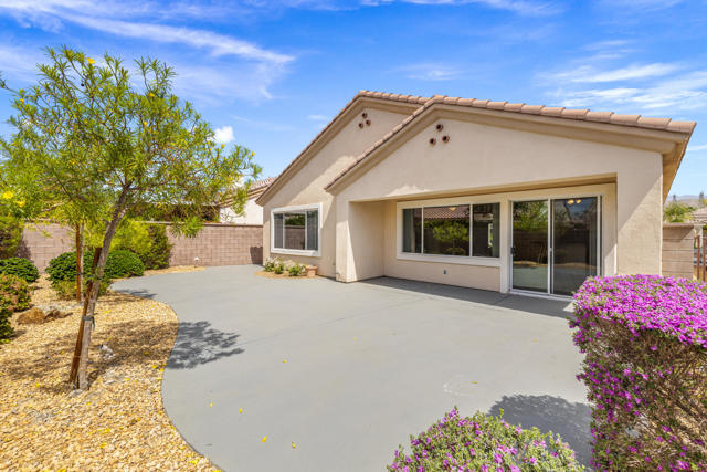 78687 Stansbury Court, Palm Desert CA: https://media.crmls.org/mediaz/51a795d7-cf98-446e-bce1-e9c300411721.jpg