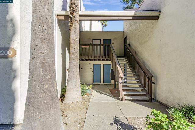2200 Laguna Cir, Concord CA: https://media.crmls.org/mediaz/51a7c416-cb82-47d8-9466-864a3b258b12.jpg