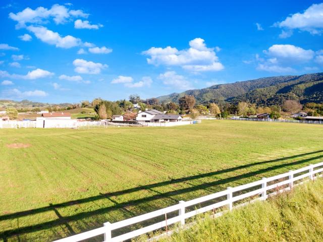 8202 Honeybee Court, Gilroy CA: https://media.crmls.org/mediaz/51a85378-cc53-4d91-aef1-c1d518f3641a.jpg