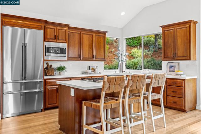 21 Monte Crest Ct., Walnut Creek CA: https://media.crmls.org/mediaz/51a8559f-f793-47a2-8046-a7db97c32e92.jpg