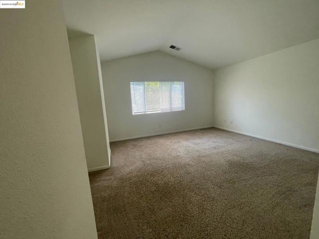 538 Apple Hill Dr, Brentwood CA: https://media.crmls.org/mediaz/51a9cea1-f6da-4ae1-9a0f-6a44de1413a8.jpg