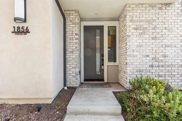 Detail Gallery Image 5 of 72 For 1856 Focus Dr, Chula Vista,  CA 91915 - 4 Beds | 3/1 Baths