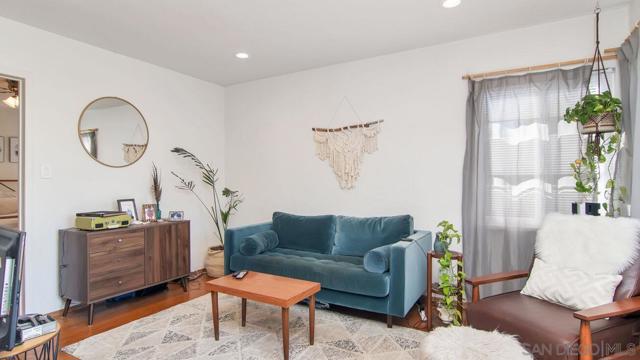 4657 Idaho St, San Diego CA: https://media.crmls.org/mediaz/51aa8331-94c9-4fc3-9d9e-97c8e15b9f1b.jpg