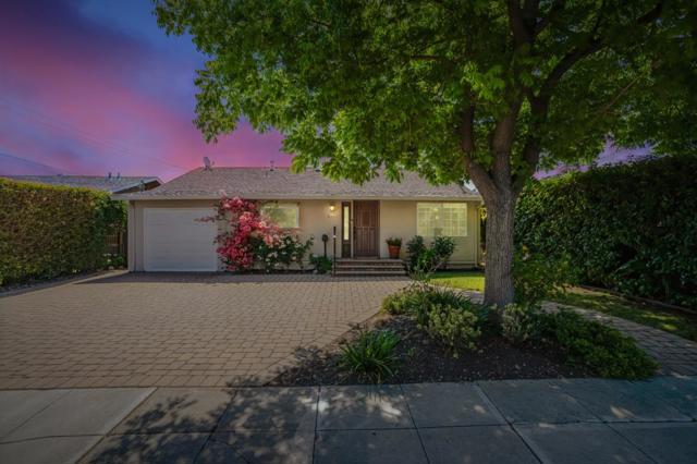1320 Windermere Avenue, Menlo Park CA: https://media.crmls.org/mediaz/51ab2f5e-cc42-4e82-8c30-28a2778c6106.jpg