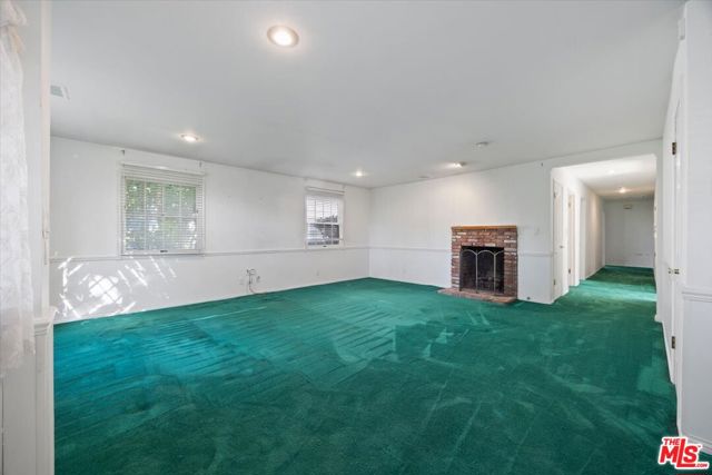 12129 Cantura Street photo 8
